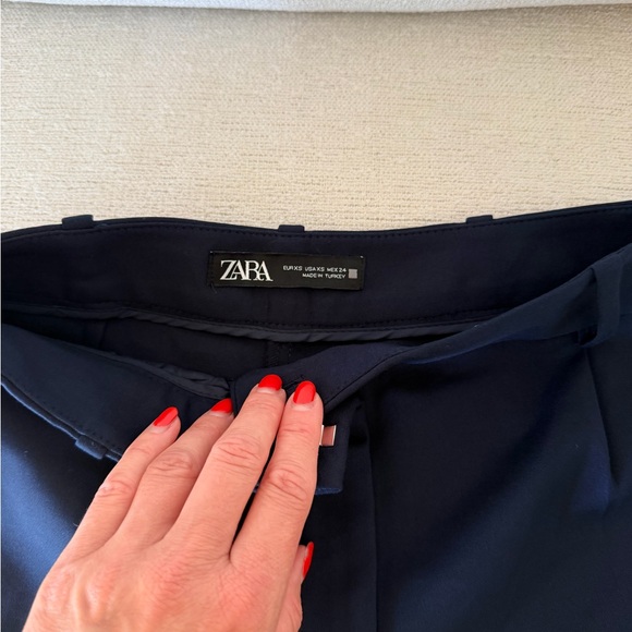 Zara Navy Color Shorts - Picture 2 of 2